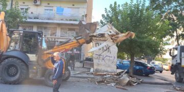 Δήμος Γρεβενών: Απομάκρυνση παλαιών και αχρησιμοποίητων περιπτέρων από το κέντρο της πόλης