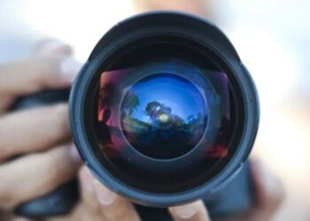 Φωτογράφιζε κορίτσια σε παραλία γυμνιστών – Βρέθηκαν δεκάδες αρχεία στο κινητό του