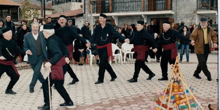 Ο Χορός της Γκαχελώνας που χορεύεται την Πρωτοχρονιά στο Μικρόκαστρο Βοΐου στον Εθνικό Κατάλογο Άυλης Πολιτιστικής Κληρονομιάς της Ελλάδας