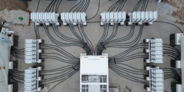 Όμιλος ΔΕΗ: Έναρξη κατασκευής νέου σταθμού μπαταριών (BESS) στο Αμύνταιο