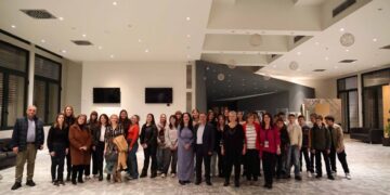 Με ιδιαίτερη επιτυχία πραγματοποιήθηκε η εκδήλωση «Οι μαθητές γράφουν & δημιουργούν», στο πλαίσιο του 9ου Συμποσίου Λογοτεχνίας Κοζάνης 