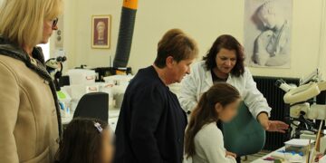 Η Εφορεία Αρχαιοτήτων Κοζάνης άνοιξε στο κοινό, την Κυριακή 19 Οκτωβρίου, το Εργαστήριο Συντήρησης Αρχαιοτήτων και Έργων Τέχνης του Αρχαιολογικού Μουσείου Αιανής.