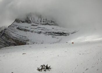 Το πρώτο χιόνι στον Όλυμπο. Ζωντανή εικόνα