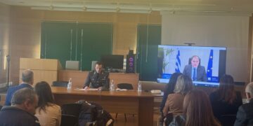 Με εξαιρετική επιτυχία πραγματοποιήθηκε στην αίθουσα πολλαπλών χρήσεων του Αστυνομικού Μεγάρου Κοζάνης, σεμινάριο ενημερωτικού χαρακτήρα, με θέμα «Παράνομη διακίνηση και διάθεση αλκοολούχων ποτών στην εσωτερική αγορά»