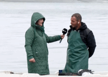 Κοζάνη: Σπάνια εμφάνιση αρκούδας στα νερά της λίμνης Πολυφύτου- Ο ψαράς που την κατέγραψε μιλά στην ΕΡΤ3