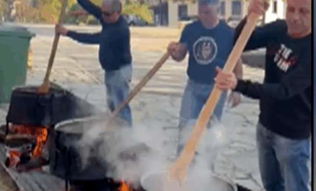 Βόιο- Δίλοφο: Γουρνοχαρά στην «καρδιά» του φθινοπώρου- Γεύσεις, μνήμες και πλούσια αρώματα στο Βόιο