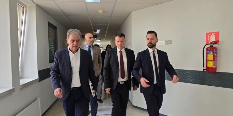 Στο «Μποδοσάκειo» Νοσοκομείο ο Περιφερειάρχης Γιώργος Αμανατίδης και ο Διοικητής της 3ης ΥΠΕ Δημήτρης Τσαλικάκης