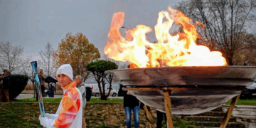 Η Καστοριά υποδέχτηκε την Ολυμπιακή Φλόγα των Χειμερινών Ολυμπιακών Αγώνων Milano-Cortina 2026