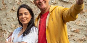 «CHECK IN για 2» του Μάκη Τσούφη – με την Ιωάννα Πηλιχού και τον Κωνσταντίνο Καζάκο ,στη ΠΤΟΛΕΜΑΪΔΑ