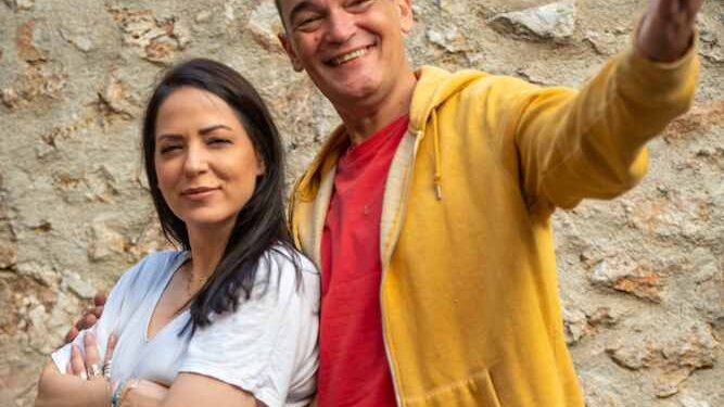 «CHECK IN για 2» του Μάκη Τσούφη – με την Ιωάννα Πηλιχού και τον Κωνσταντίνο Καζάκο ,στη ΠΤΟΛΕΜΑΪΔΑ