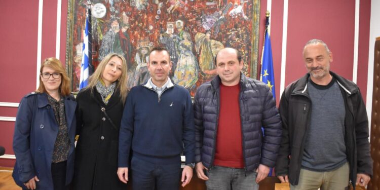 Τέσσερις υπάλληλοι εντάσσονται μόνιμα στο προσωπικό του Δήμου Καστοριάς