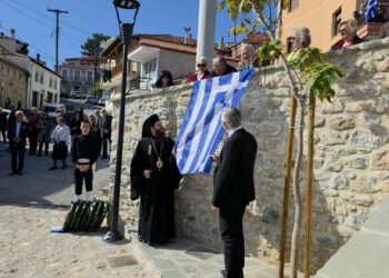 Σιάτιστα: Πραγματοποιήθηκαν τα εγκαίνια της Πλατείας Κασομούληδων.  Βίντεο και φωτογραφίες