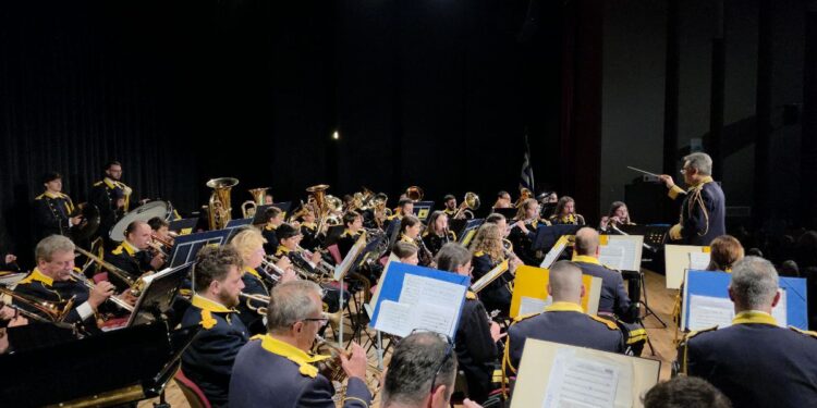 Σιάτιστα: Πραγματοποιήθηκε η συναυλία της Φιλαρμονικής Κορακιάνας Κέρκυρας Σπύρος Σαμάρας.  Βίντεο και φωτογραφίες