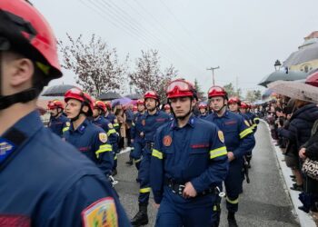 Φωτορεπορτάζ από την παρέλαση στη Σιάτιστα