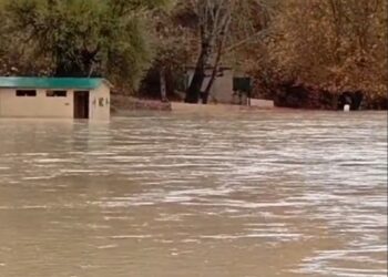 Ο Αλιάκμονας κατάπιε το Fiesta Voio. Τεράστιος όγκος νερού. Βίντεο