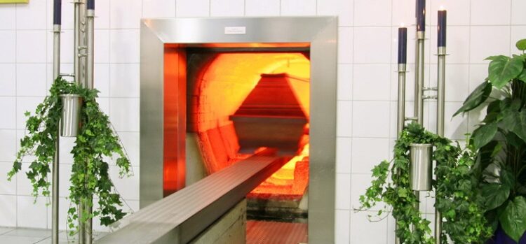 Γυναίκα «ξύπνησε» μέσα στο φέρετρο λίγο πριν την αποτέφρωση