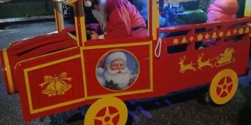 Το Τρενάκι του Αϊ-Βασίλη στη Γαλατινή. Βίντεο