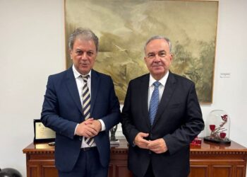 Συνάντηση Αμανατίδη- Παπαθανάση για χρηματοδότηση έργων και προγραμμάτων και για τη γούνα