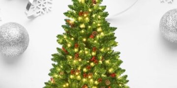 Βόιο: Το Μικρόκαστρο φωταγωγεί το Χριστουγεννιάτικο δέντρο