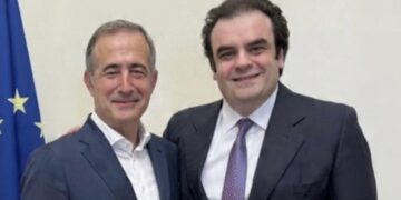 Μήνυμα του Στάθη Κωνσταντινίδη για την εκλογή του Κυριάκου Πιερρακάκη προέδρου του Eurogroup «Η ΕΛΛΑΔΑ ΤΗΣ ΕΛΠΙΔΑΣ ΚΑΙ ΤΗΣ ΠΡΟΟΔΟΥ».