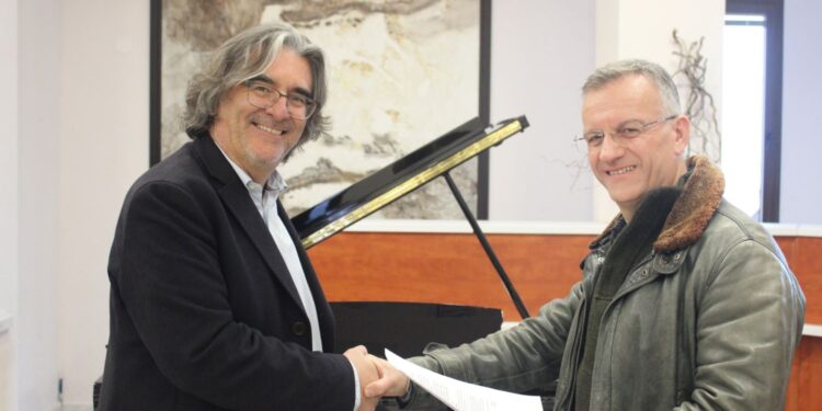 Ένα νέο πιάνο για το Δημοτικό Ωδείο Σερβίων