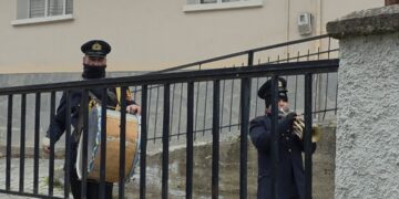 Τα κάλαντα της Πρωτοχρονιάς από τη Φιλαρμονική Σιάτιστας.  Βίντεο