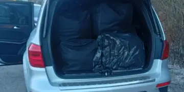 Επεισοδιακή καταδίωξη 23χρονης από Ιωάννινα μέχρι Γρεβενά-Είχε 215 κιλά κάνναβης σε τζιπ στο οποίο ήταν ο 2,5 ετών γιος της, χτύπησε περιπολικά για να διαφύγει