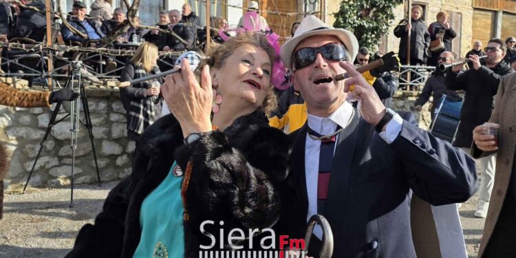 Εράτυρα: Ξεκαρδιστική σάτιρα στα Μπουμπουσάρια.  Βίντεο