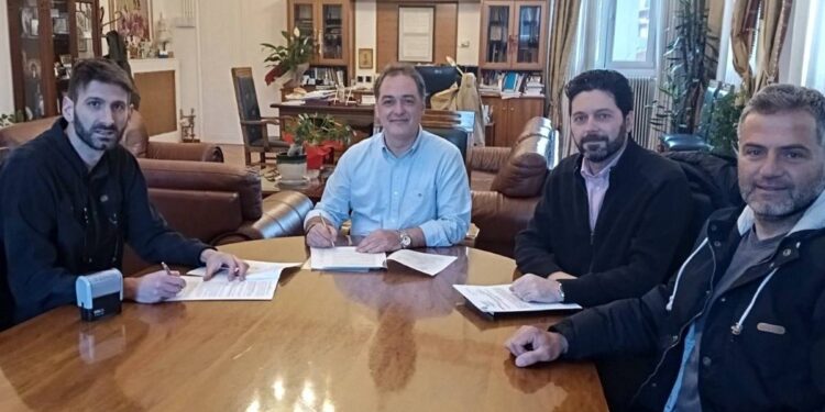 Δήμος Κοζάνης: Υπογραφή σύμβασης για την ανάπλαση της πλατείας στην Κοινότητα Οινόης