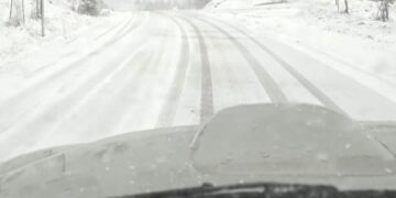 Επί ποδός τα συνεργεία του Δήμου Βοΐου για τον αποχιονισμό. Φωτογραφίες