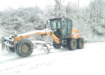 Επί ποδός τα συνεργεία του Δήμου Βοΐου για τον αποχιονισμό. Βίντεο και φωτογραφίες