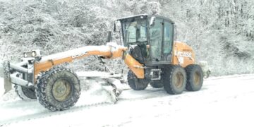 Επί ποδός τα συνεργεία του Δήμου Βοΐου για τον αποχιονισμό. Βίντεο και φωτογραφίες