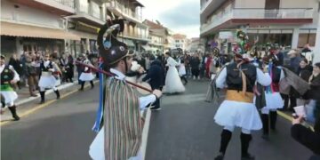 Το Έθιμο των Μωμόγερων στη Νεάπολη.  Βίντεο