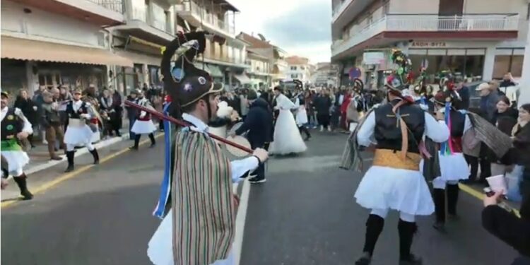Το Έθιμο των Μωμόγερων στη Νεάπολη.  Βίντεο