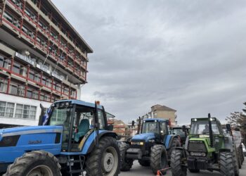 Φλώρινα: Αποχώρησαν τα τρακτέρ από το τελωνείο Νίκης