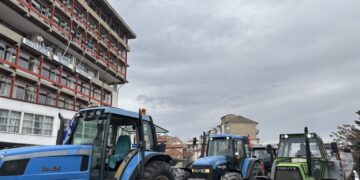 Φλώρινα: Αποχώρησαν τα τρακτέρ από το τελωνείο Νίκης