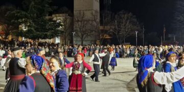 Κοζανίτικη Αποκριά 2026: Η μεγάλη βραδιά του Βοϊου στην κεντρική πλατεία της Κοζάνης – Βίντεο και φωτογραφίες