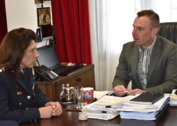 Εθιμοτυπική επίσκεψη της νέας Διευθύντριας της Αστυνομικής Διεύθυνσης Καστοριάς στον Δήμαρχο Καστοριάς