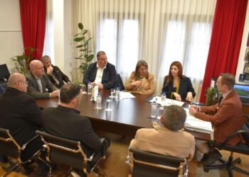 Συνάντηση του Δημάρχου Καστοριάς Γιάννη Κορεντσίδη με την Υπουργό Παιδείας, Θρησκευμάτων και Αθλητισμού Σοφία Ζαχαράκη