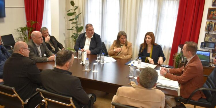 Συνάντηση του Δημάρχου Καστοριάς Γιάννη Κορεντσίδη με την Υπουργό Παιδείας, Θρησκευμάτων και Αθλητισμού Σοφία Ζαχαράκη