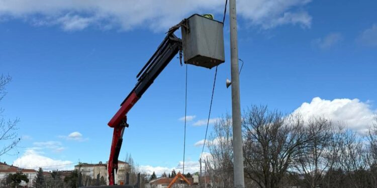 Ολοκληρώθηκαν δύο νέες επεκτάσεις ηλεκτροφωτισμού στη Νεάπολη
