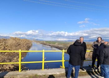 Παρεμβάσεις στον πλημμυρισμένο δρόμο, Βαλτόνερα-Ανάργυροι στην περιοχή Αμυνταίου