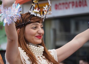 Τρελό κέφι στο καρναβάλι της Νεάπολης. Πολλές φωτογραφίες