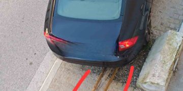 Σιάτιστα: Κάποτε ήταν δέντρο!! Το πήρε σβάρνα και πάρκαρε. Φωτογραφία