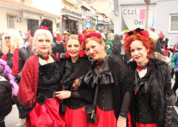 Ολοκληρώθηκε με απόλυτη επιτυχία η Μεγάλη Καρναβαλική Παρέλαση «Σάκης Πάσχος» στο Δήμο Σερβίων. Πολλές φωτογραφίες