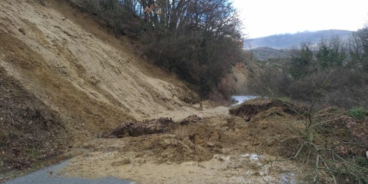 Βόιο: Κατολίσθηση στο δρόμο της Πλατανιάς. Προσωρινή απαγόρευση κυκλοφορίας