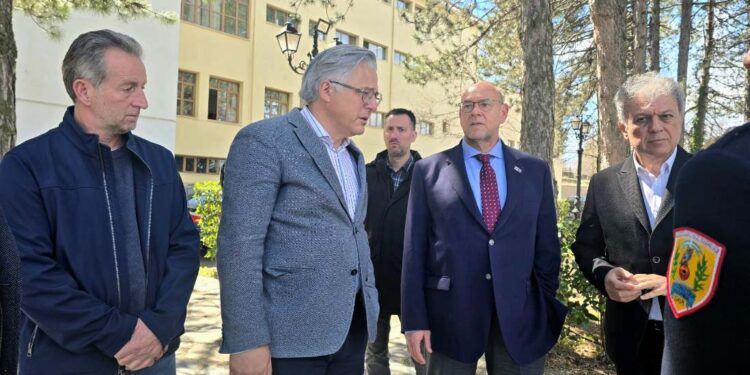 Στη Σχολή Πυροσβεστών Πτολεμαΐδας και στο Τσοτύλι ο Γ.Γ. Πολιτικής Προστασίας με τον Περιφερειάρχη Δυτικής Μακεδονίας