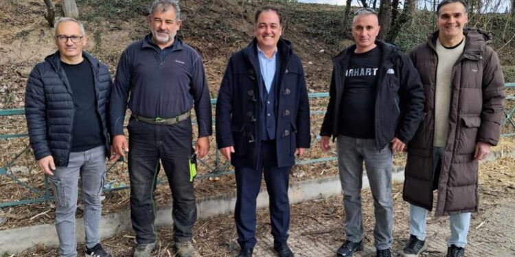 Δήμος Κοζάνης: «Νοικοκυρεύεται» επιτέλους η περιοχή του ΟΣΕ μετά από χρόνια – Σε πλήρη εξέλιξη εκτεταμένες εργασίες καθαρισμού και ευπρεπισμού ενόψει της αντιπυρικής περιόδου