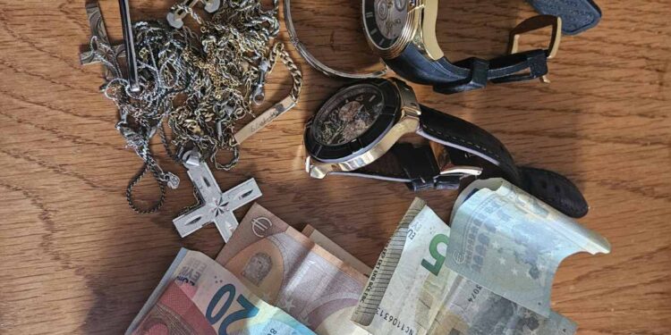 Φλώρινα: Τρεις απατεώνες στα χέρια της αστυνομίας, ο ένας ανήλικος!!