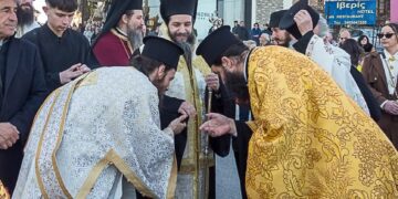 Σιάτιστα: Η Ενορία Αγίου Νικολάου υποδέχθηκε την Εικόνα της Παναγίας Μικροκάστρου. Φωτογραφίες